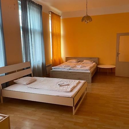 Hotel Praha Club Bed & Breakfast Praga Exterior foto