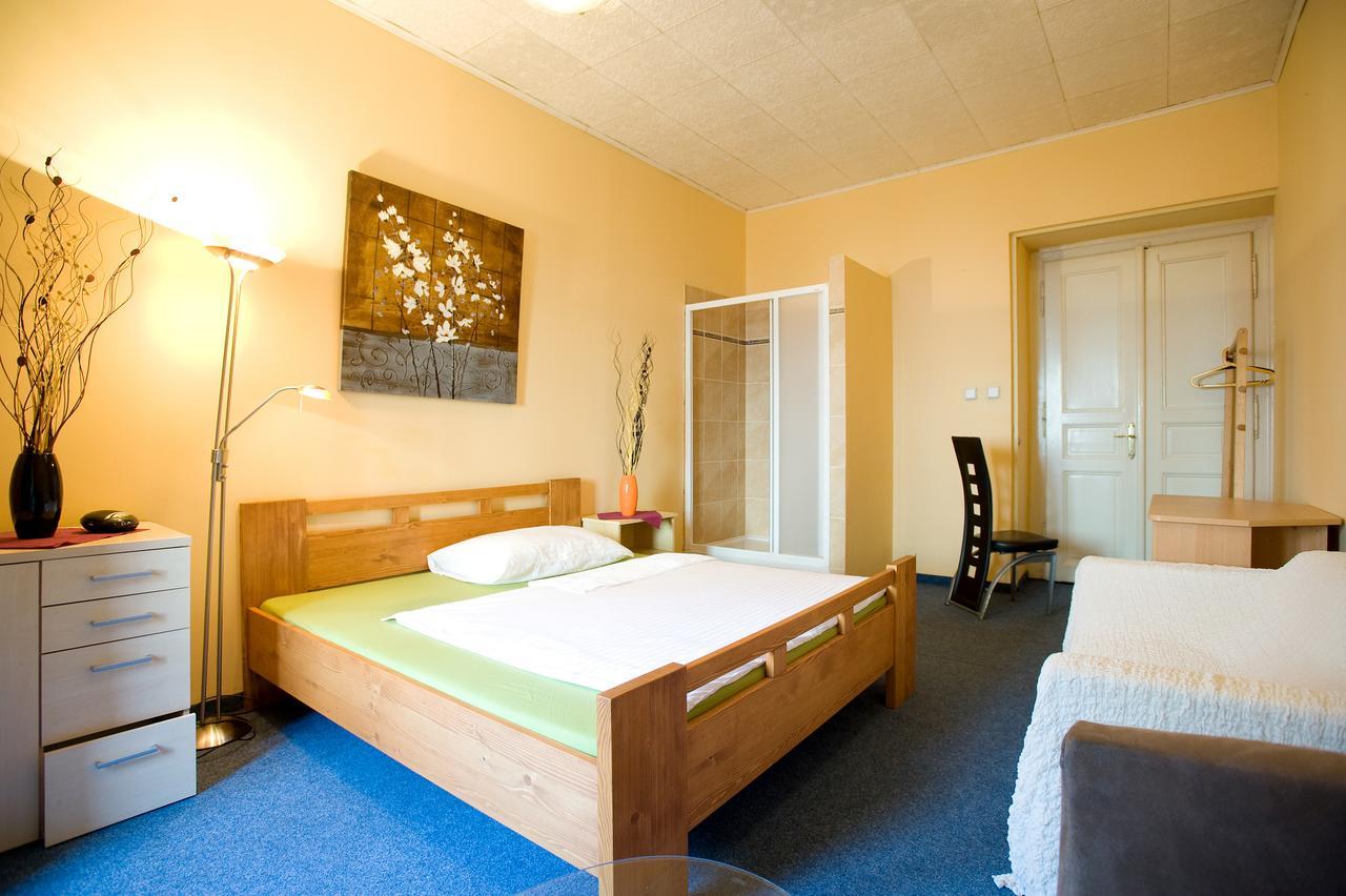 Hotel Praha Club Bed & Breakfast Praga Exterior foto